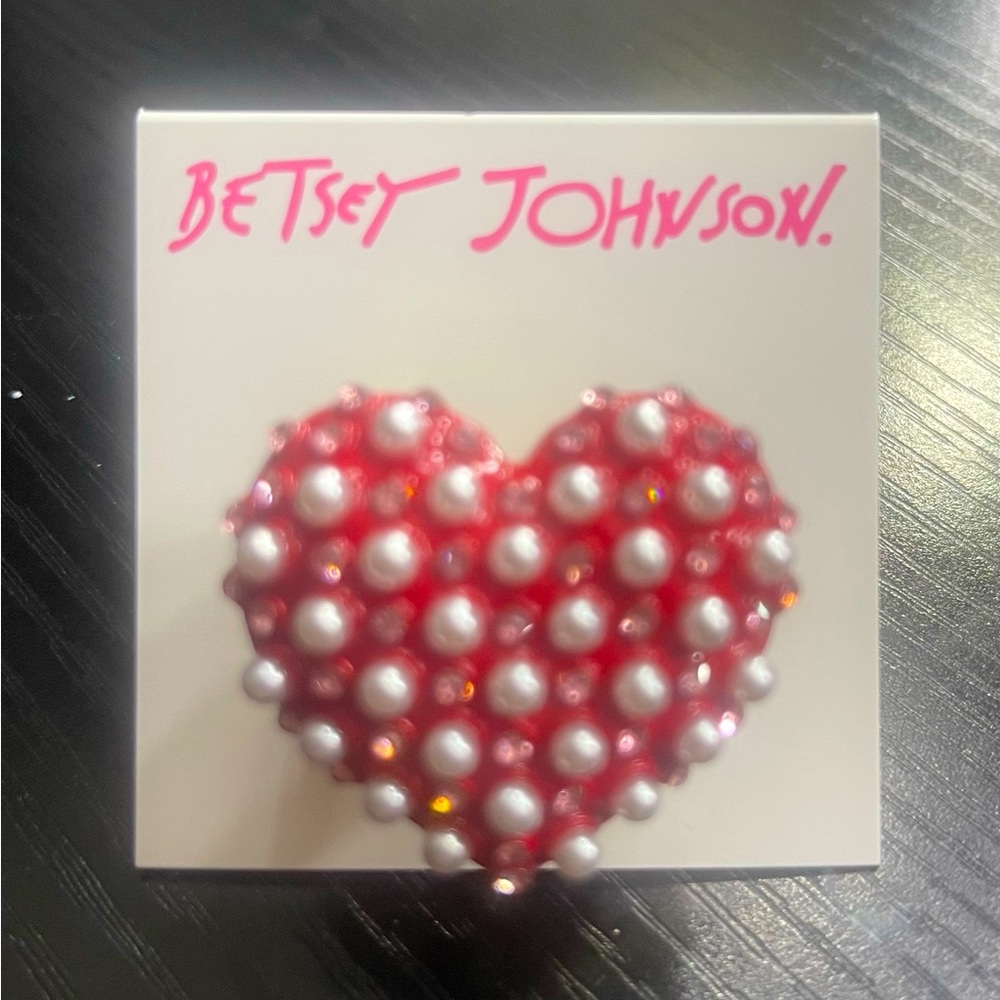 Betsy Johnson heart ring